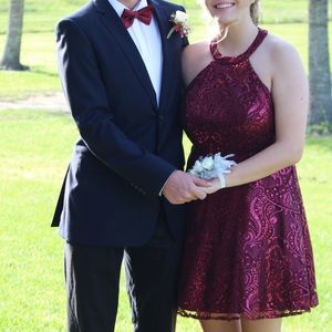 I'm selling this beautiful homecoming dress!